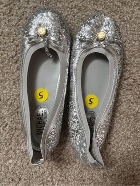 Michael Kors Girls' Silver Glitter Bow Ballet Flats
